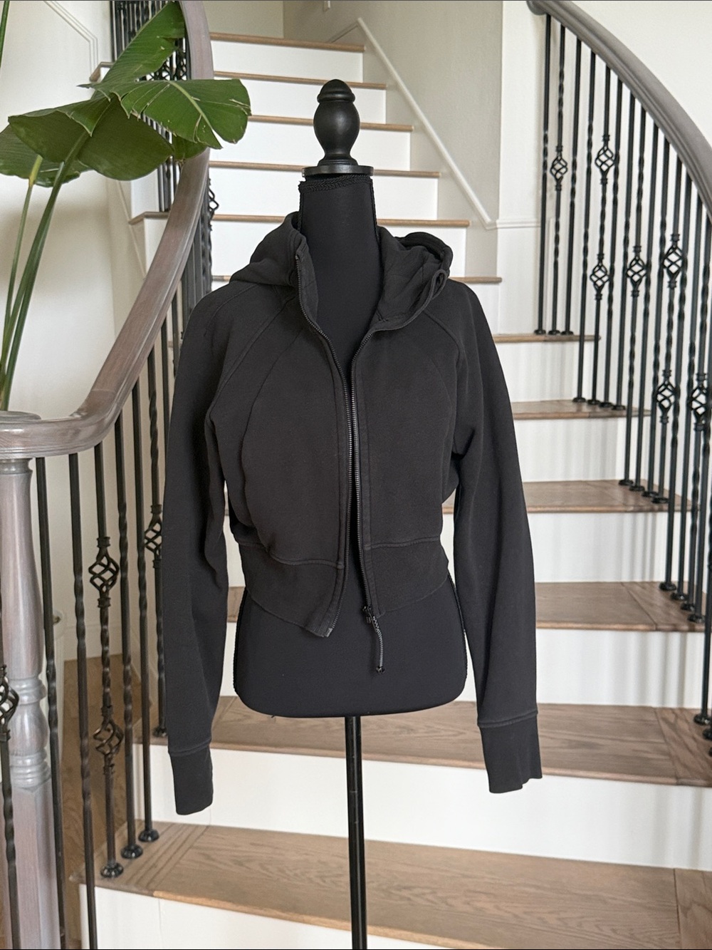 Lululemon Black Cropped Jacket (size 10)
